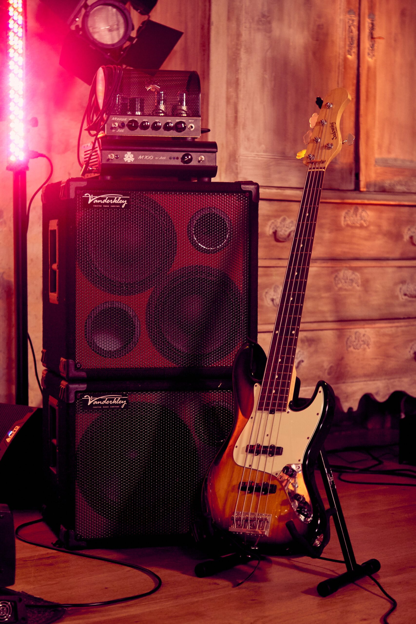 How To Find The Best Bass Guitar Speaker Cabinet For You